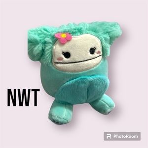 Squishmallows Joelle the Bigfoot 3.5 Inch Stuffed Plush Clip